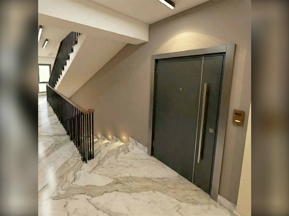 Yeşiltepe Sitesi Merdiven ve Daire Girişi